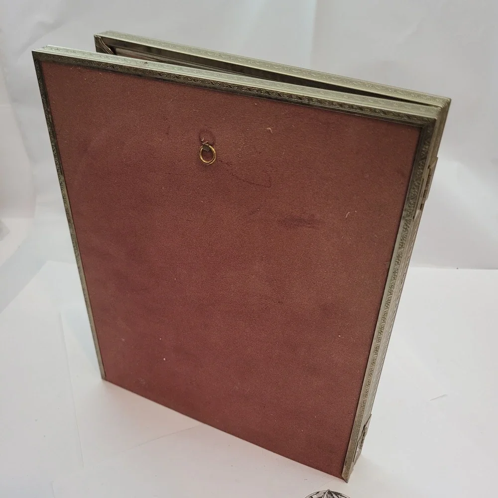 Double Folding Picture Frame Vintage Gold Ornate Metal Hollywood 8x10 Portrait